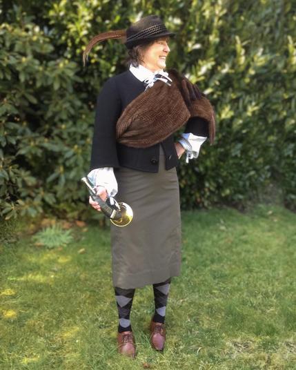 Jagdbraut im Outfit von Iris Luckhaus