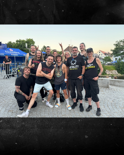 Ein Gruppenbild vom Backslah Festival, es zeigt mehrere Metalitymitgleider