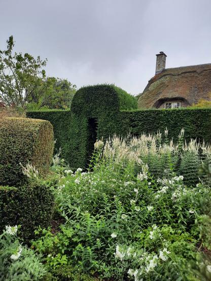 Chamber' in garden, the theme is white
