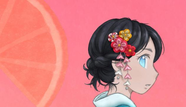 Lähikuva hahmon hiuskoristeesta, jossa on kankaasta tehtyjä kukkia