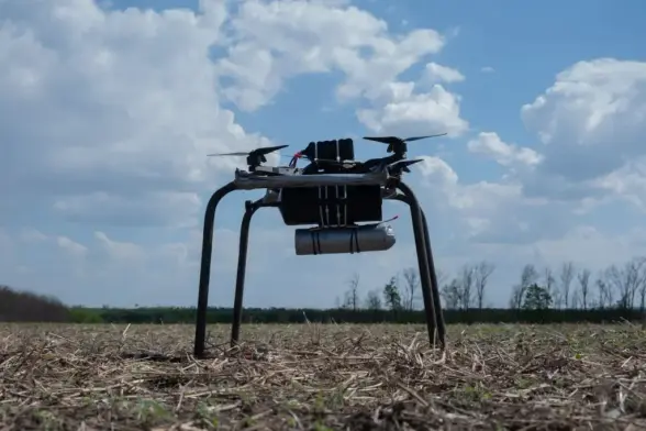 The testing of fiber optic drones with Ukraine’s Azov Brigade in Donetsk Oblast, in April 2025. (Francis Farrell / The Kyiv Independent)