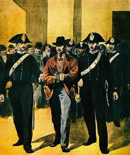 Illustrazione di Gaetano Bresci arrestato da due gendarmi.