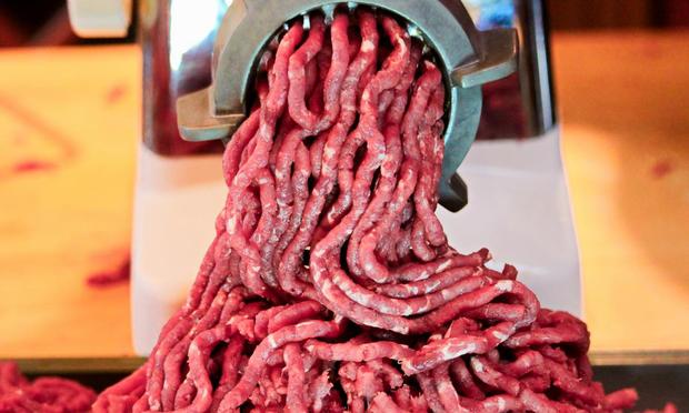 Una máquina de hacer carne picada. (GETTY)