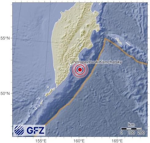 Karte der südlichen Kamtschatka-Halbinsel, rote Ringe markieren das Erdbeben an der südöstlichen Küste.