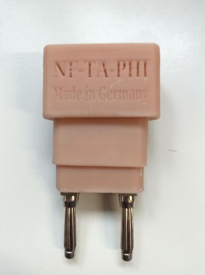 NF TA Stecker für Philips Philetta MONO
Gehäuse aus umweltfreundlichem Harz in dunklem beige mit 2 Bürstensteckern.