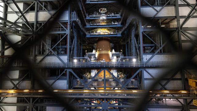 Artemis_II_Integration_in_High_Bay_(KSC-20250724-PH-CSH02-0009).jpg