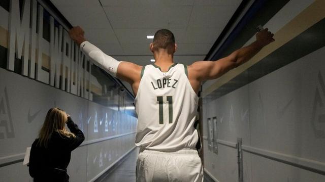 Should the Milwaukee Bucks retire Brook Lopez's No. 11? Let us know!