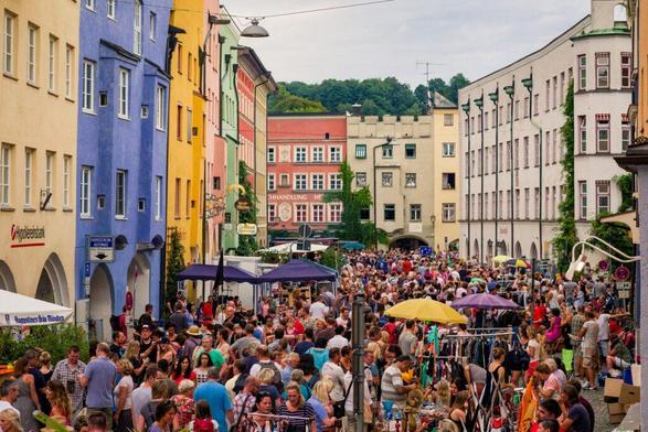 Impression vom Wasserburger Nachtflohmarkt (Foto: Rainer Nitzsche)