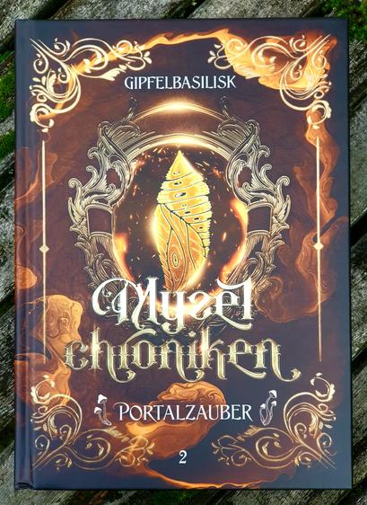 Buchdeckel von Myzelchroniken - Portalzauber von Gipfelbasilisk, auf braun leuchtendem Hintergrund eine golden leuchtender Kokon, in den vier Ecken verschlungene Illustrationen zur Deko.
