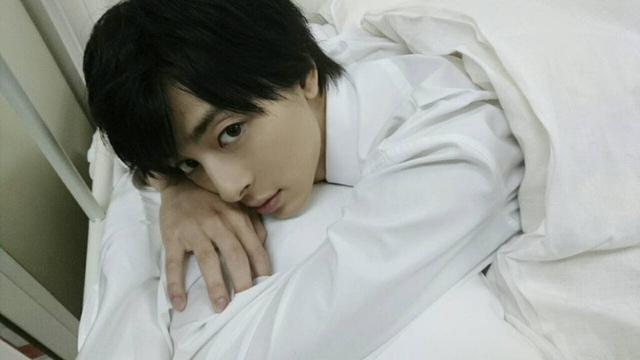 高杉真宙、池袋で打ち水を実施　気温低下→突如大雨に「体調に気を付けて」