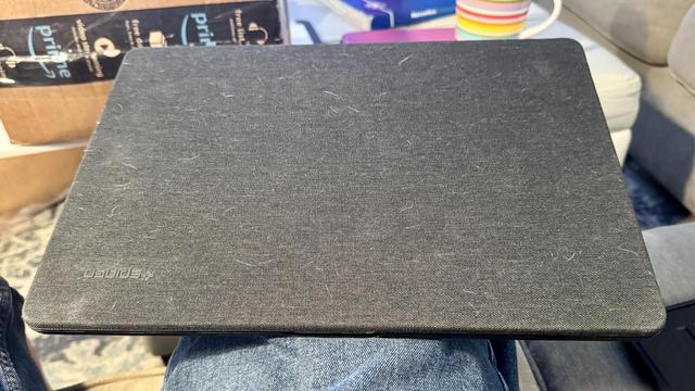 Spigen Ultra Fit MacBook Air 15” shell case.
