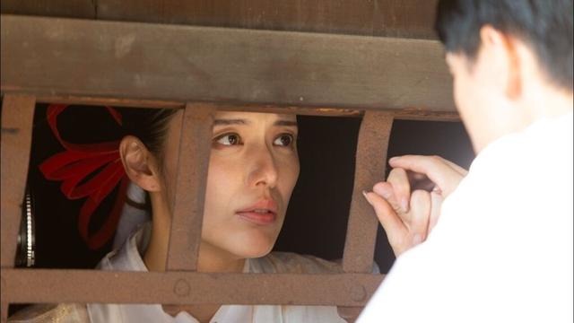 元宝塚・彩凪翔、“男役”から“巫女役”へ…格子の中で囚われの身／映画『男神』本編映像