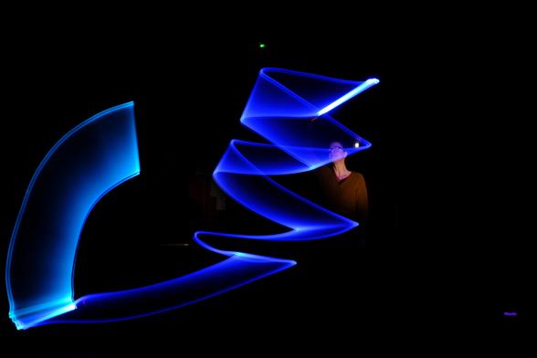Lumière bleu avec un visage
