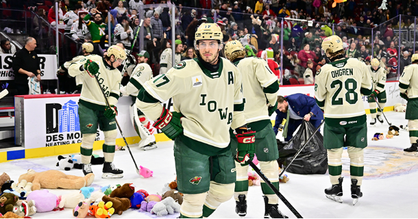 IOWA FALLS 3-2 TO CHICAGO AT HOME