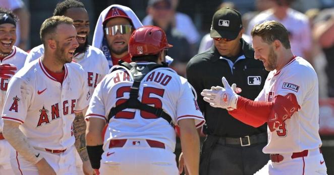 Taylor Ward's walk-off home run lifts Angels to win over White Sox