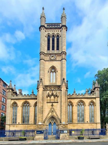 A late Georgian Gothic Revival church in Glasgow.