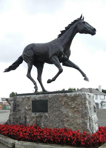 Sculpture of a racehorse at the Curragh, photocredit 1. Neu-Kelte