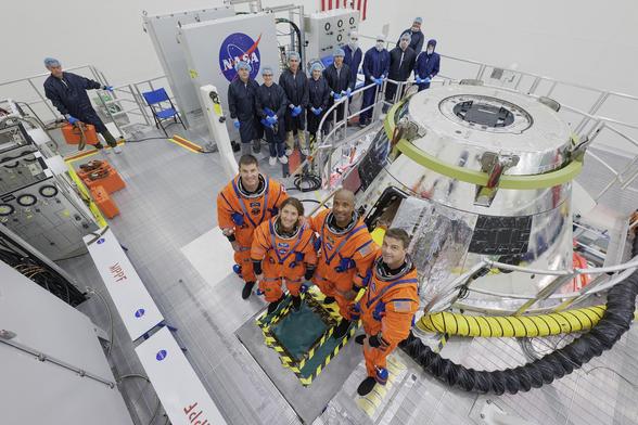 Artemis_II_Suit_Crew_Test_and_CEIT_(KSC-20250731-PH-RNS01_0008).jpg