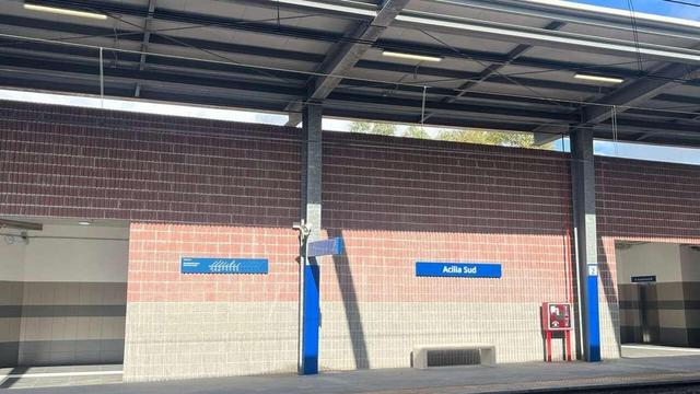 🚉 Apre la stazione Acilia Sud-Dragona sulla Roma-Lido: da lunedì 11 agosto, un’opera attesa da anni sarà finalmente operativa.
Serve i quartieri Acilia Sud e Dragona, con l’obiettivo di migliorare l’accesso al TPL e ridurre il traffico privato.
🛠️ In arrivo anche altre due fermate!
