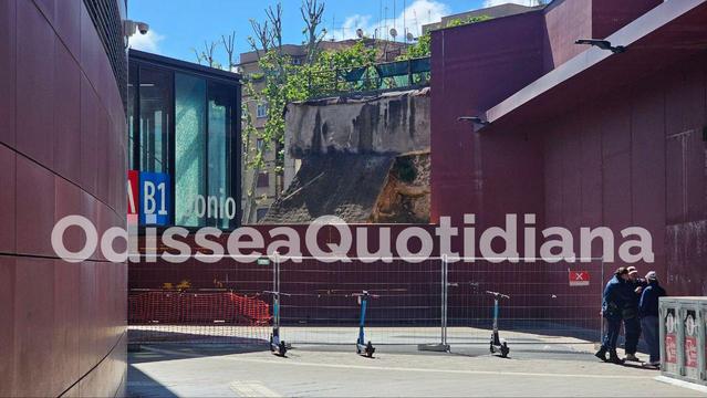 🚇 Le stazioni Annibaliano e Conca d’Oro della #MetroB1 a #Roma cadono a pezzi. Dopo solo 12 anni servono lavori urgenti di riqualificazione.
📬 Invia il tuo parere o foto