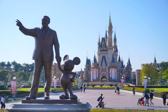 ディズニーパレードが福井市「ふくい桜まつり」へ。ダッフィーバス展示は20周年限定デザイン - トラベル Watch