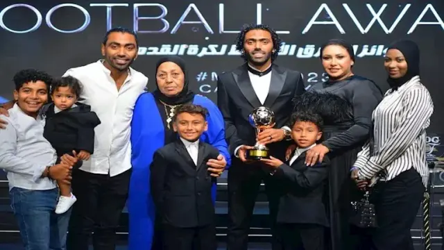 15 صورة وأبرز المعلومات عن عائلة حسين الشحات