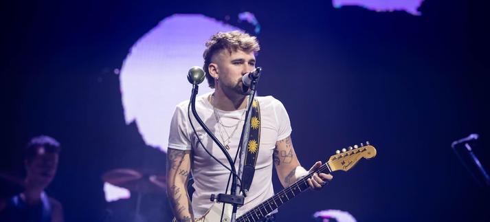 Dani Fernández en su concierto en el Movistar Arena de Madrid. / Aldara Zarraoa