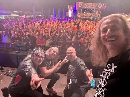 JBO mit Publikum auf dem Böbing Open Air