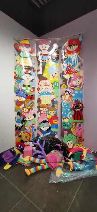 展厅装置
塑料布/毛绒玩偶