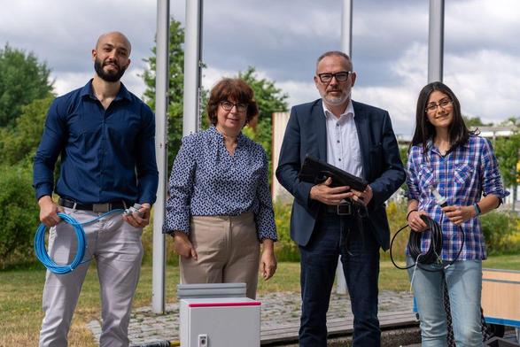 The #kickstart team FremdWa (from left to right):Ezzeldin Ahmad Mohammad Ezzeldin (student SWM ), Dr. Viktoriya Tarasyuk (research assistant Institute for Sustainable Water Systems (inwa)), Prof. Günter Müller-Czygan (head of the institute inwa)) and Gohar Shangoyan (student SWM); Image: Hof University of Applied Sciences