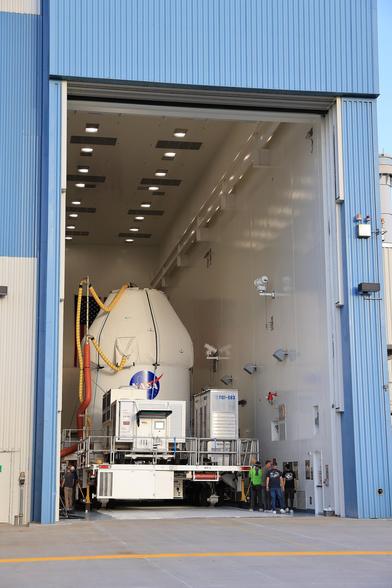 Artemis_II_Orion_move_from_MPPF_to_LASF_(KSC-20250809-PH-KLS01_0005).jpg