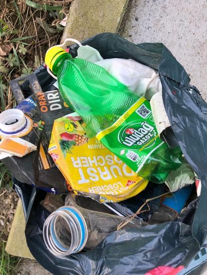 Sack mit gesammeltem Müll