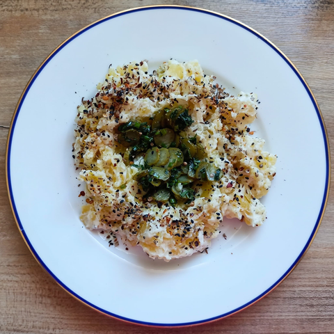 Das fertige Gericht auf dem Teller wie beschrieben.