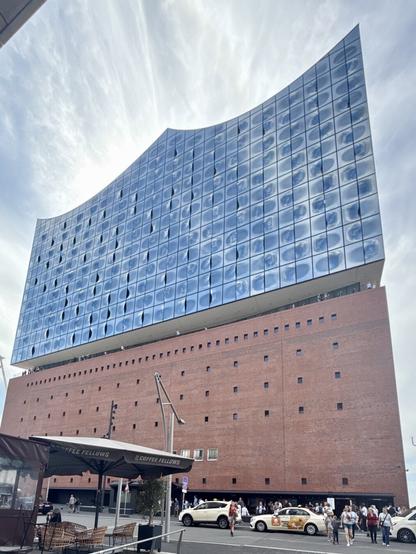 The Elbphilharmonie from the outside at the roadside,