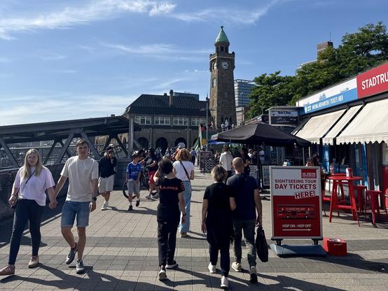 Many people at the port of Hamburg.