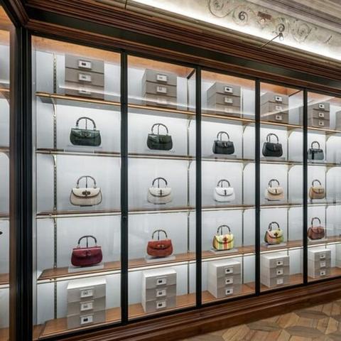 グッチからロレックスまで：音楽におけるラグジュアリーの栄枯盛衰 - FashionNetwork 日本
