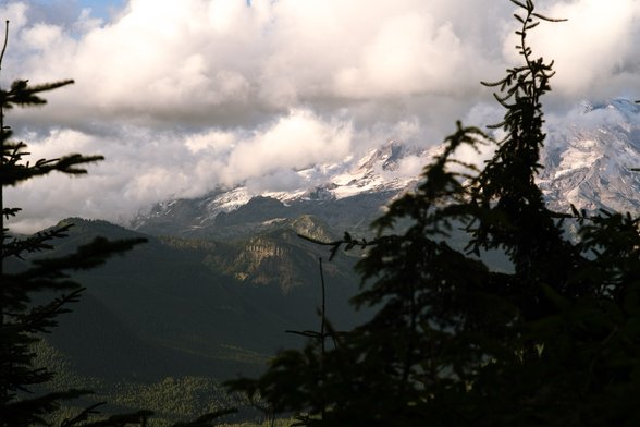 A valley to the south of Tahoma