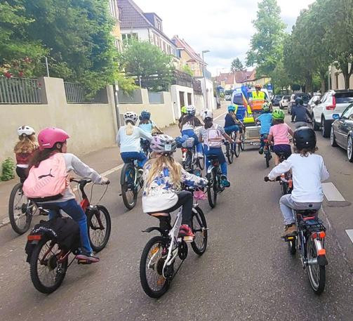 Kidical Mass Esslingen, viele Kinder auf Fahrrädern auf der Straße
https://bw.vcd.org/der-vcd-in-bw/esslingen/termine/kidical-mass-esslingen-am-so-14092025