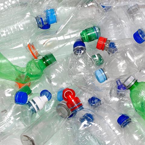 Foto de botellas de plastico