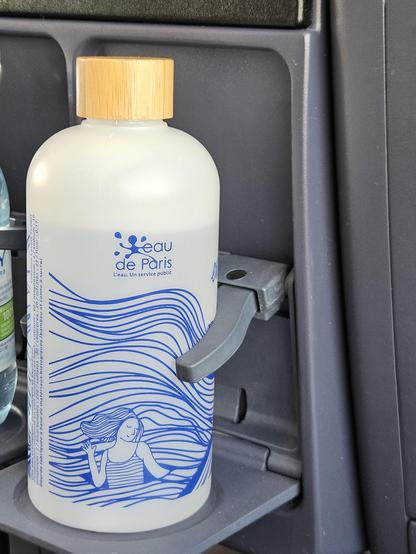 Porte gourde à pinces dans le ICE