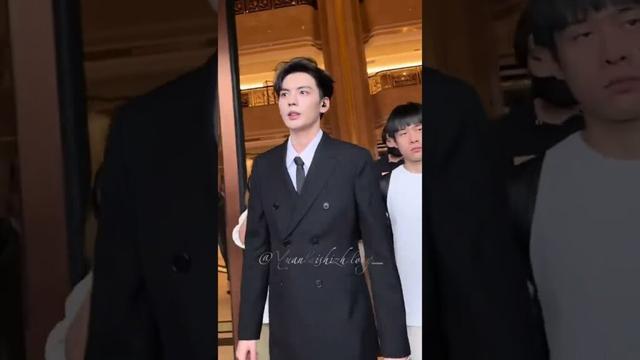 Domineering boss level! #偶像 #chinesedrama #kiss #霸总 #古装 #movie #love