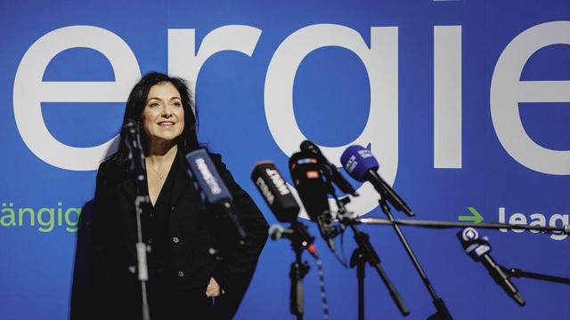 Kolumne über Katherina Reiche und die #Energiewende: Argumente zum #Ausbremsen gesucht

https://www.spiegel.de/wissenschaft/mensch/katherina-reiche-bericht-zum-strombedarf-koennte-energiewende-verzoegern-a-a520469d-cdfe-41fd-a416-0b6e0f4a7f30?sara_ref=re-so-app-sh