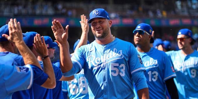 India and Frazier hit two-run homers to rally Royals to 6-2 win over the White Sox