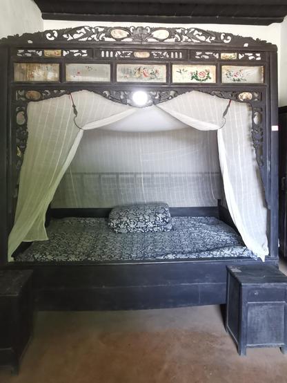 许光达故居
卧室床铺