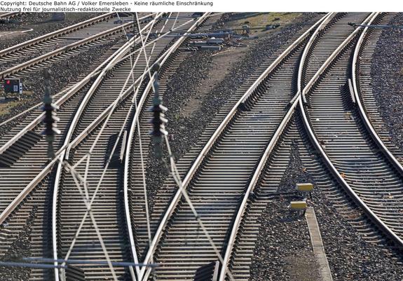 Cottbus Hbf - östliche Ein-/Ausfahrt - Weichen / Gleise / Oberleitung Aufnahmejahr 2021