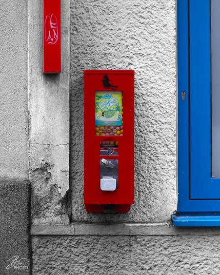 Color Pop: Red vs Blue