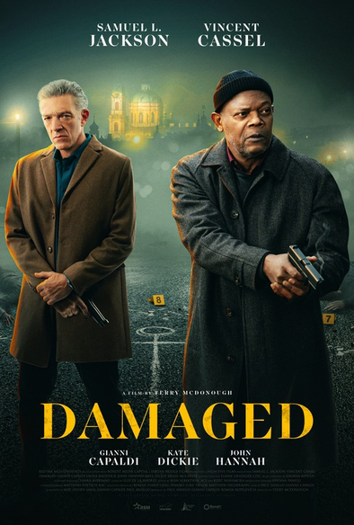 "Damaged" di Terry McDonough, 98 minuti, 2024.
-Un detective di Chicago si reca in Scozia dopo che i crimini di un serial killer emergente corrispondono a quelli su cui aveva indagato cinque anni prima, uno dei quali era la scena del crimine della sua ragazza assassinata.- da themoviedb.org 

Locandina del film Damaged (2024), diretto da Terry McDonough. In primo piano, due uomini armati: a sinistra Samuel L. Jackson con cappotto marrone e pistola in mano, a destra Vincent Cassel con giacca scura e arma impugnata a due mani. Sullo sfondo, una scena del crimine urbana con luci artificiali, edifici e segnalatori numerati sul terreno. Il titolo “Damaged” è scritto in giallo acceso nella parte inferiore, accompagnato dai nomi di Gianni Capaldi, Kate Dickie e John Hannah. Il film è un thriller poliziesco ambientato tra Chicago e la Scozia, incentrato su un detective che indaga su un serial killer legato al passato.