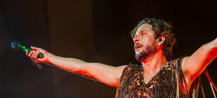 Manuel Carrasco durante su concierto en el Estadio La Cartuja, en Sevilla / Europa Press News