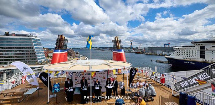 20.08.2025, Saisoneröffnungs-Pressekonferenz des THW Kiel auf der Stena Scandinavica

☰
Foto: PAT SCHEIDEMANN | 2025
https://www.patscheidemann.de
☰
Jede Nutzung bedarf einer vorherigen Zustimmung und Honorarvereinbarung mit dem Urheber! 
☰
IPTC-Daten, Urheberangaben sind nach §95c UrhG rechtlich geschützt und dürfen nicht entfernt werden. Lizenzpflichtig nach MFM oder Vereinbarung. 
Bei einer Veröffentlichung ist der Urhebervermerk nach §13 UrhG wie folgt anzubringen: Foto: PAT SCHEIDEMANN
☰
Data Mining Prohibited
