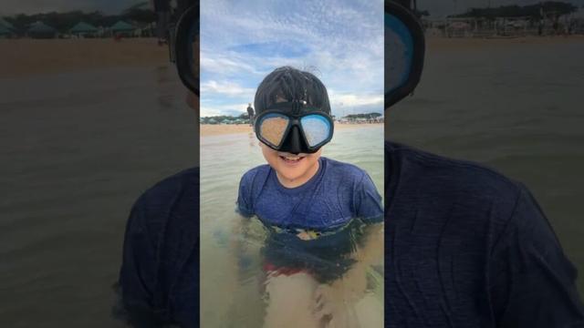 【海遊びの新時代】沖縄の小学生の砂ゴーグルが無駄すぎて逆に欲しいw
